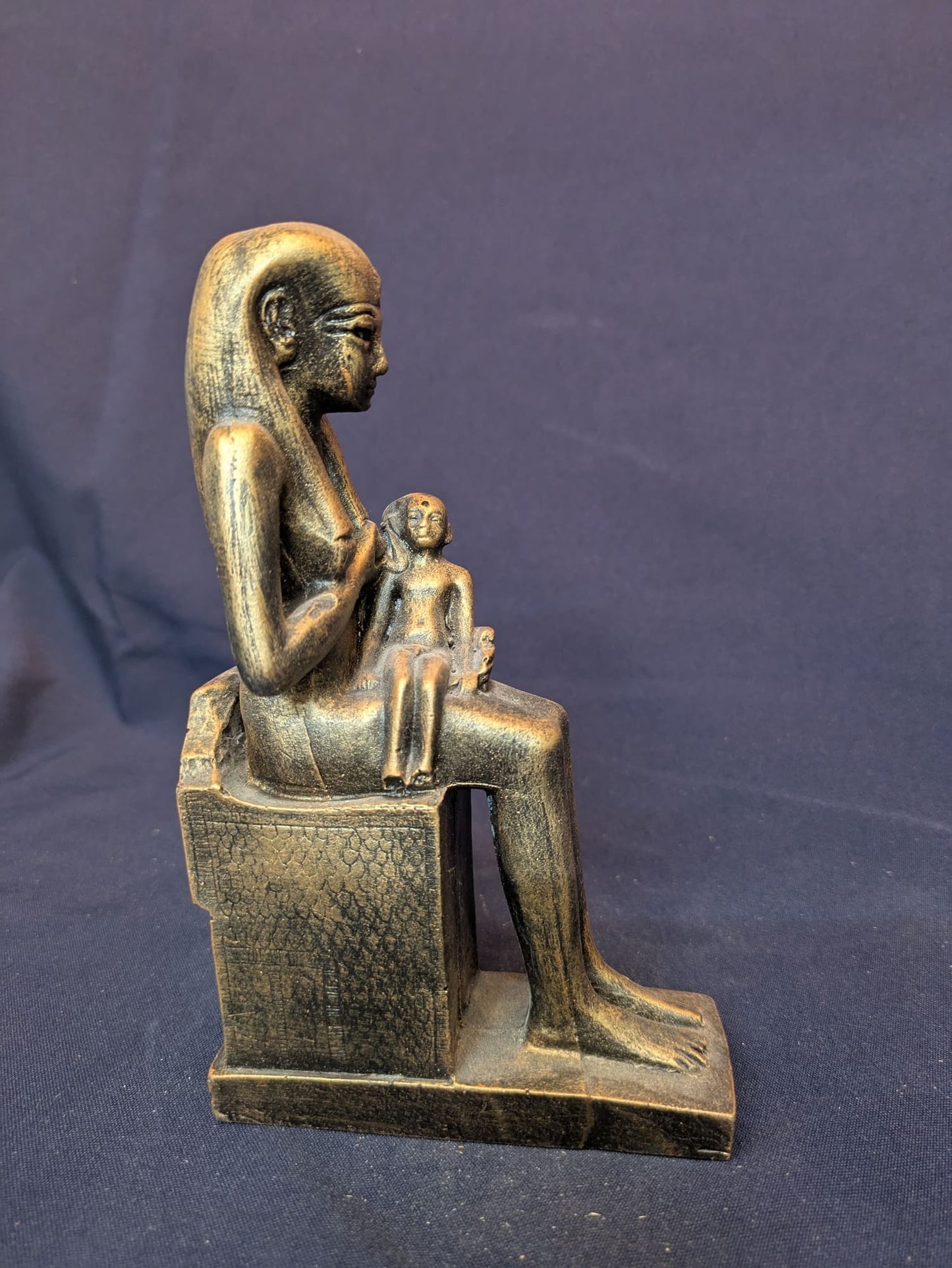 Isis et Horus – Or antique – vue C