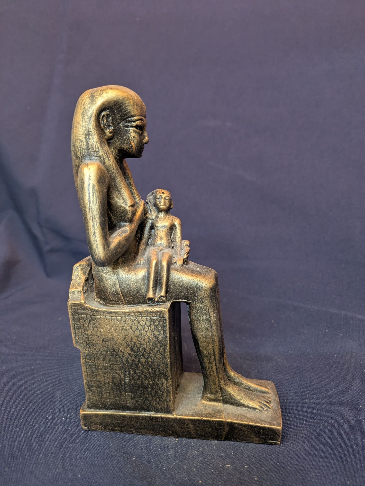 Isis et Horus – Or antique – vue C