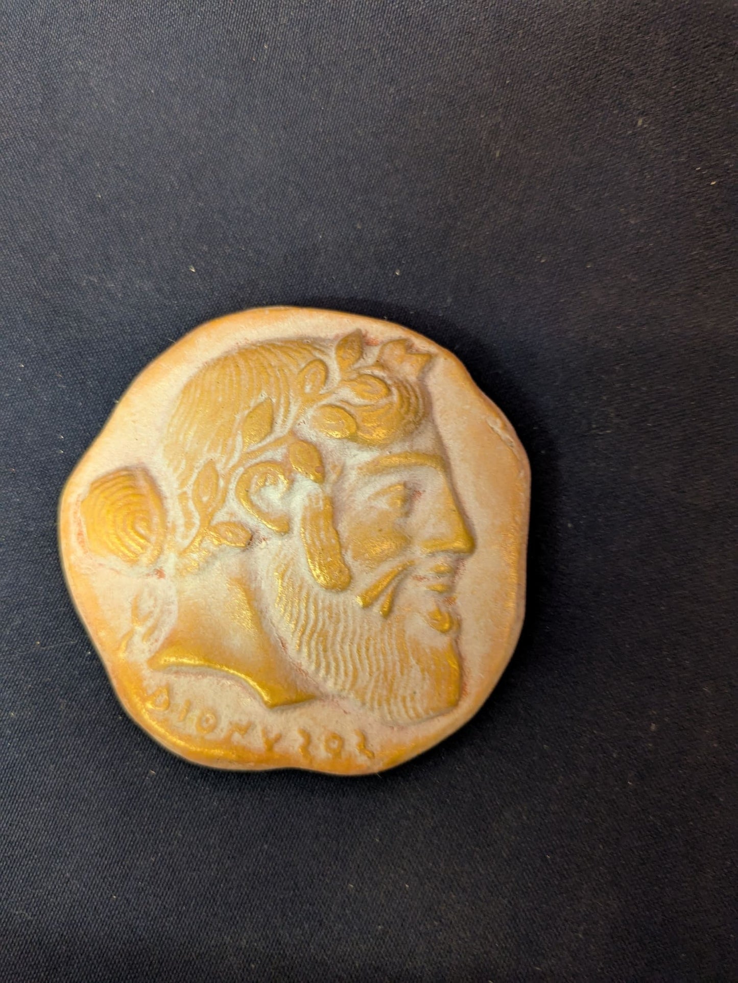 Dionysos (petit médaillon) – Beige-doré