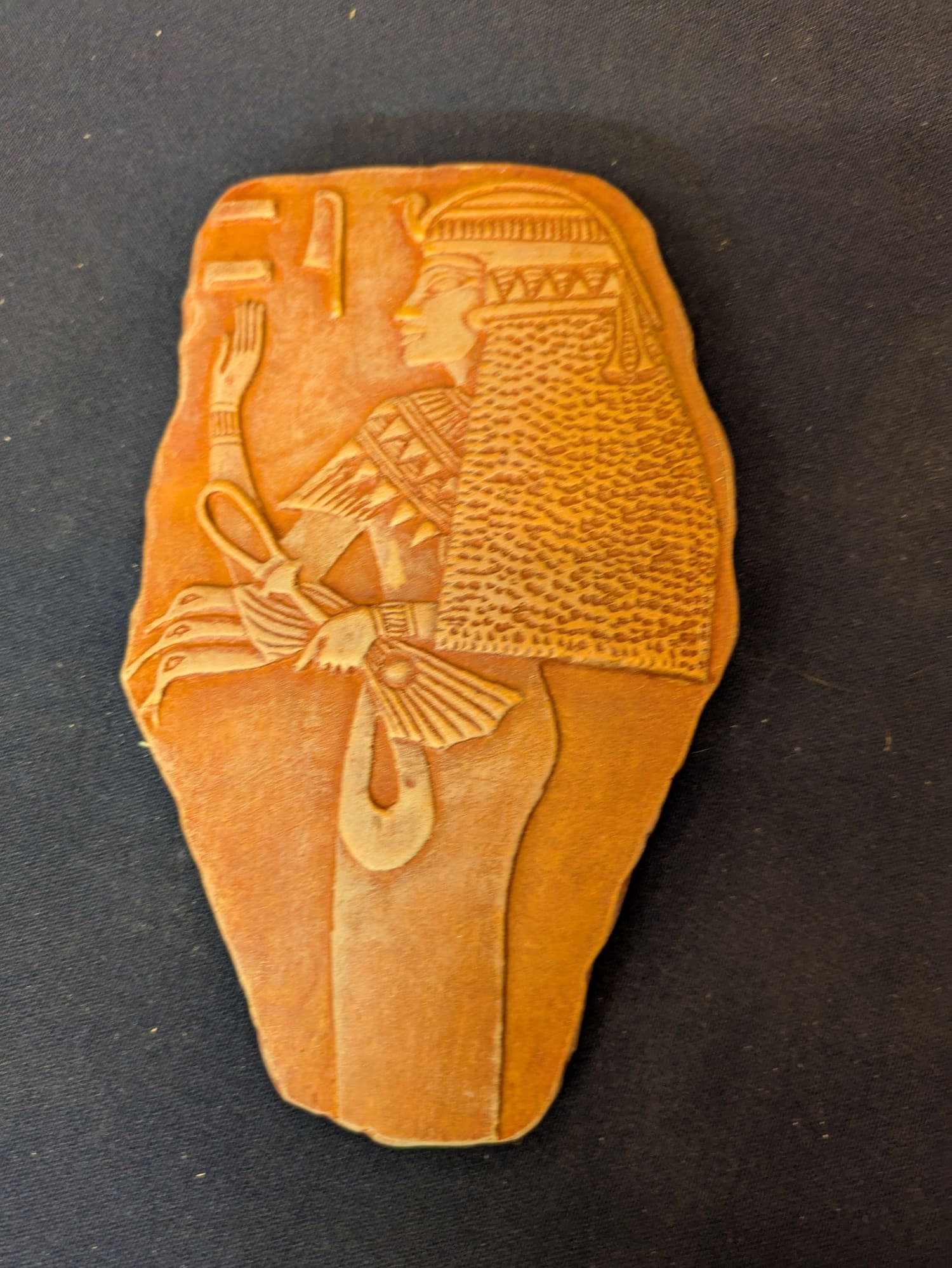 Porteuse d’offrandes – Rouge-cuivré