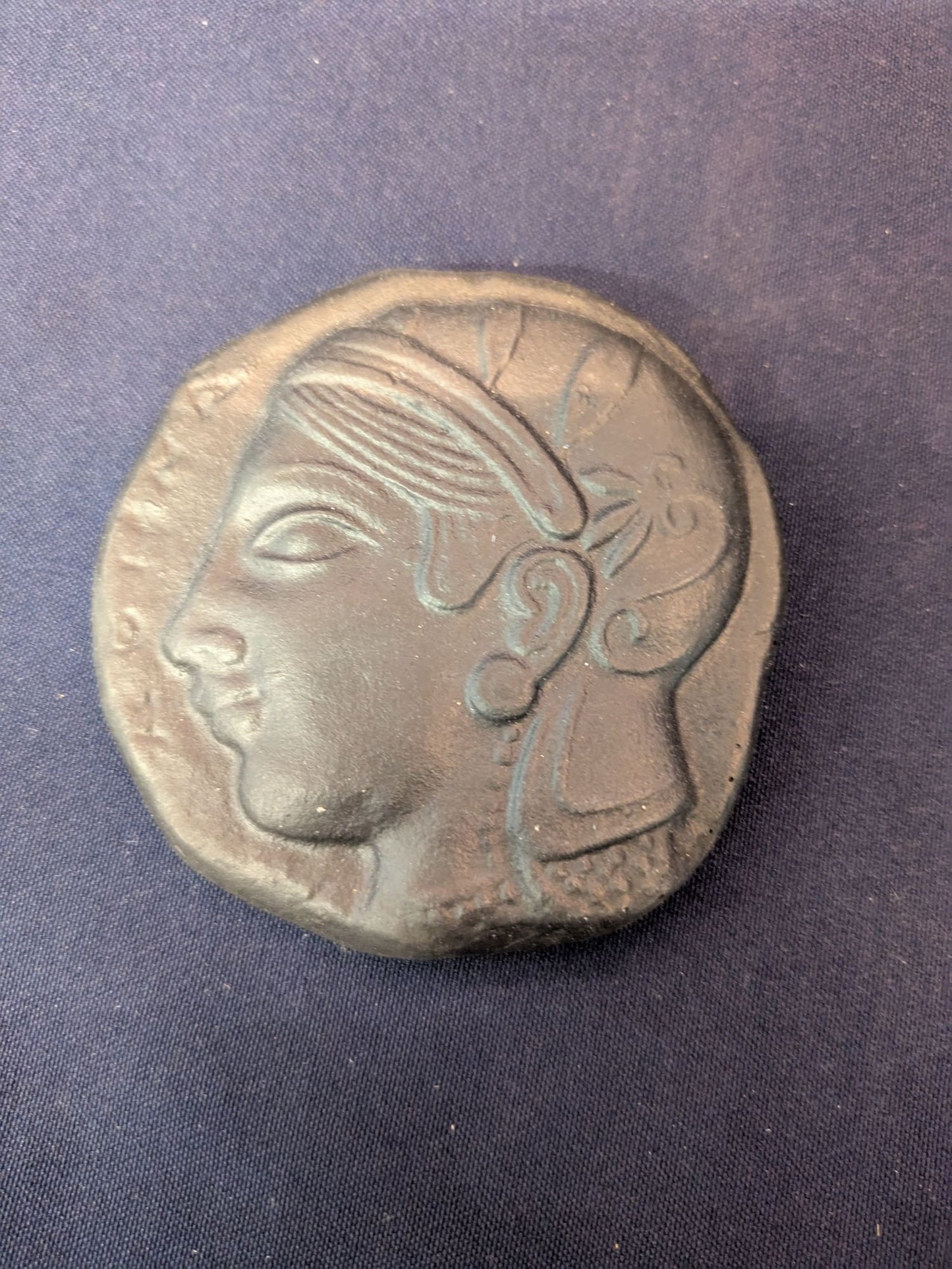 Athena (petit médaillon) – Noir