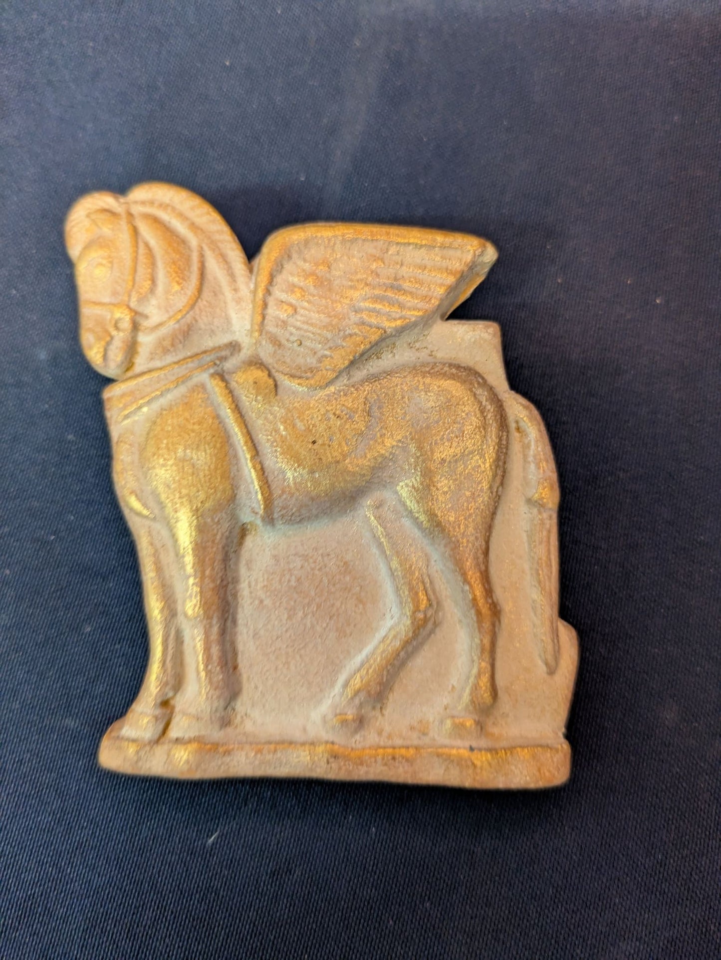 Chevaux de Tarquinia (petit) – Brun-rosé, finition doré léger