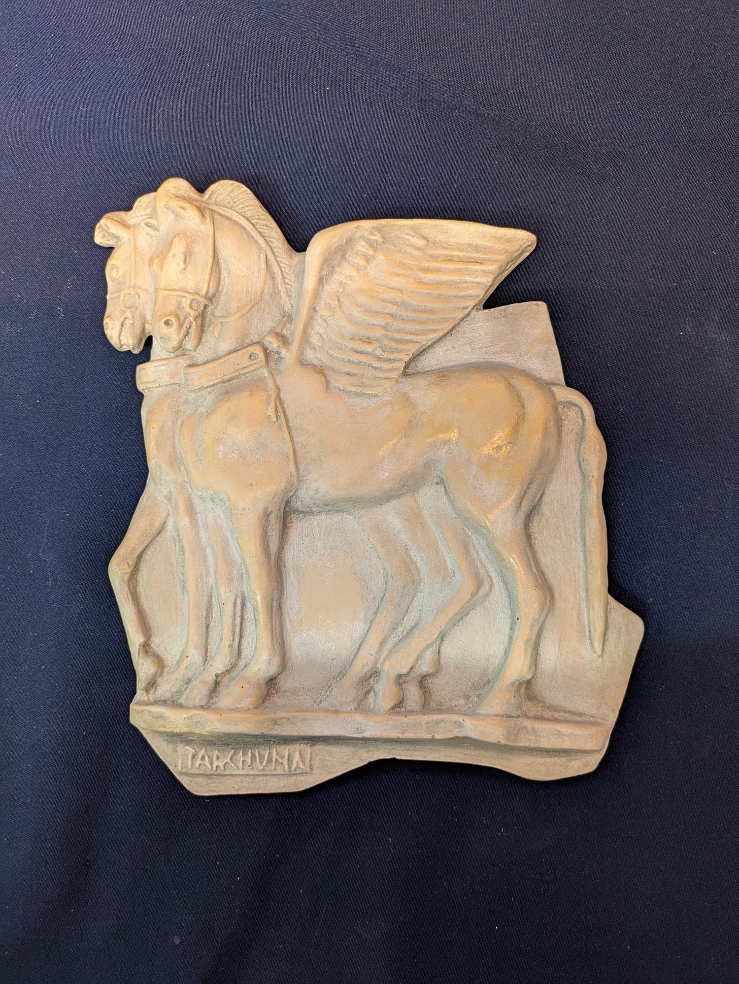 Chevaux de Tarquinia (grand) – Beige, finition doré métallique