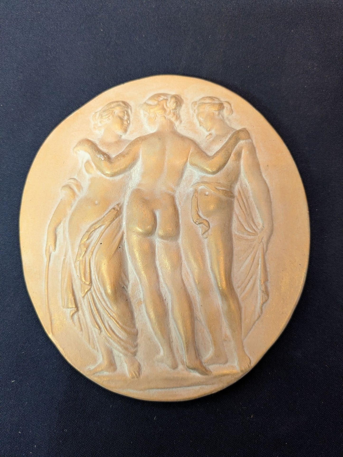 Les Trois Grâces – Beige, finition doré